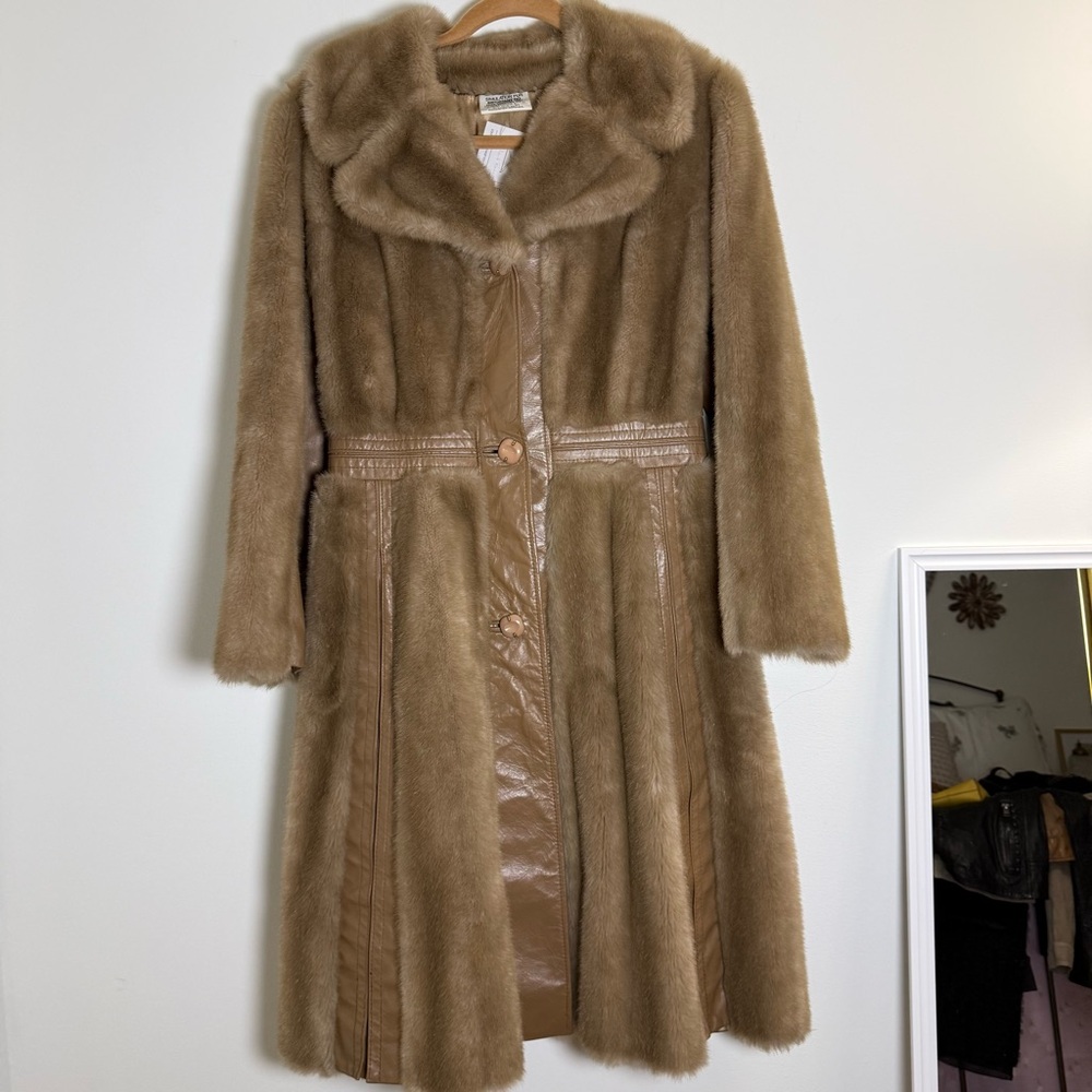 Luxurious Vintage Tan Faux fur Long Coat